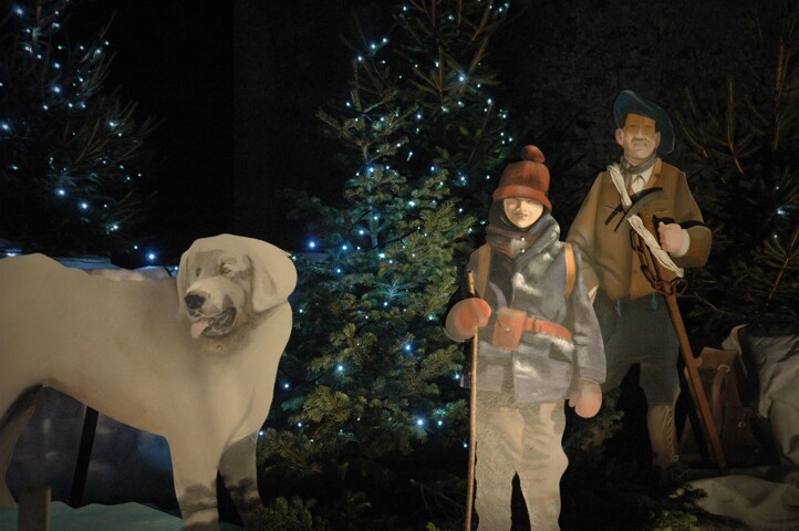 Deux alpinistes avec Saint Bernard 